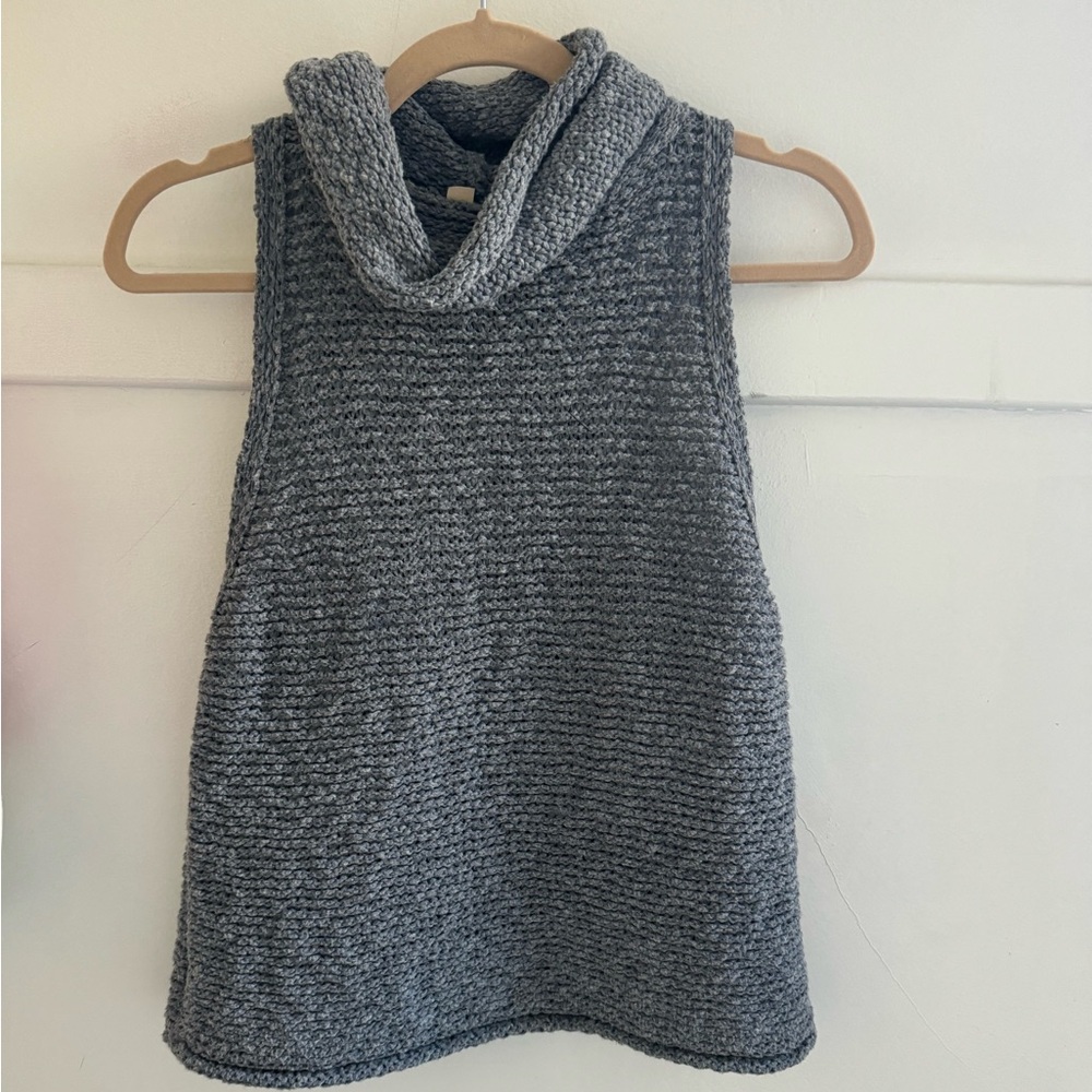 Pilcro grey sweater tank in size medium!